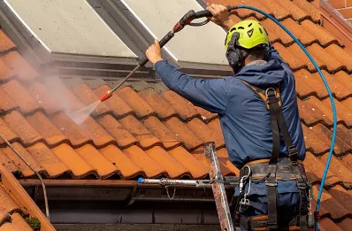 Démoussage et hydrofuge de toiture à Valjouze